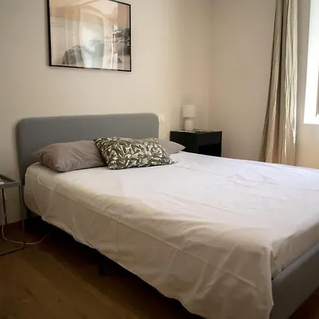 Le T2 A Du 11 Apartament *